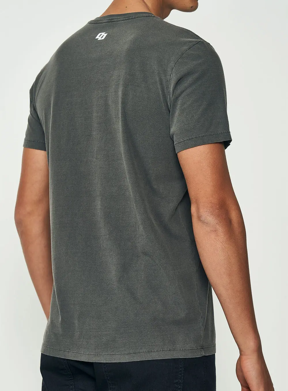 Camiseta Estonada Logo Retrô Preto