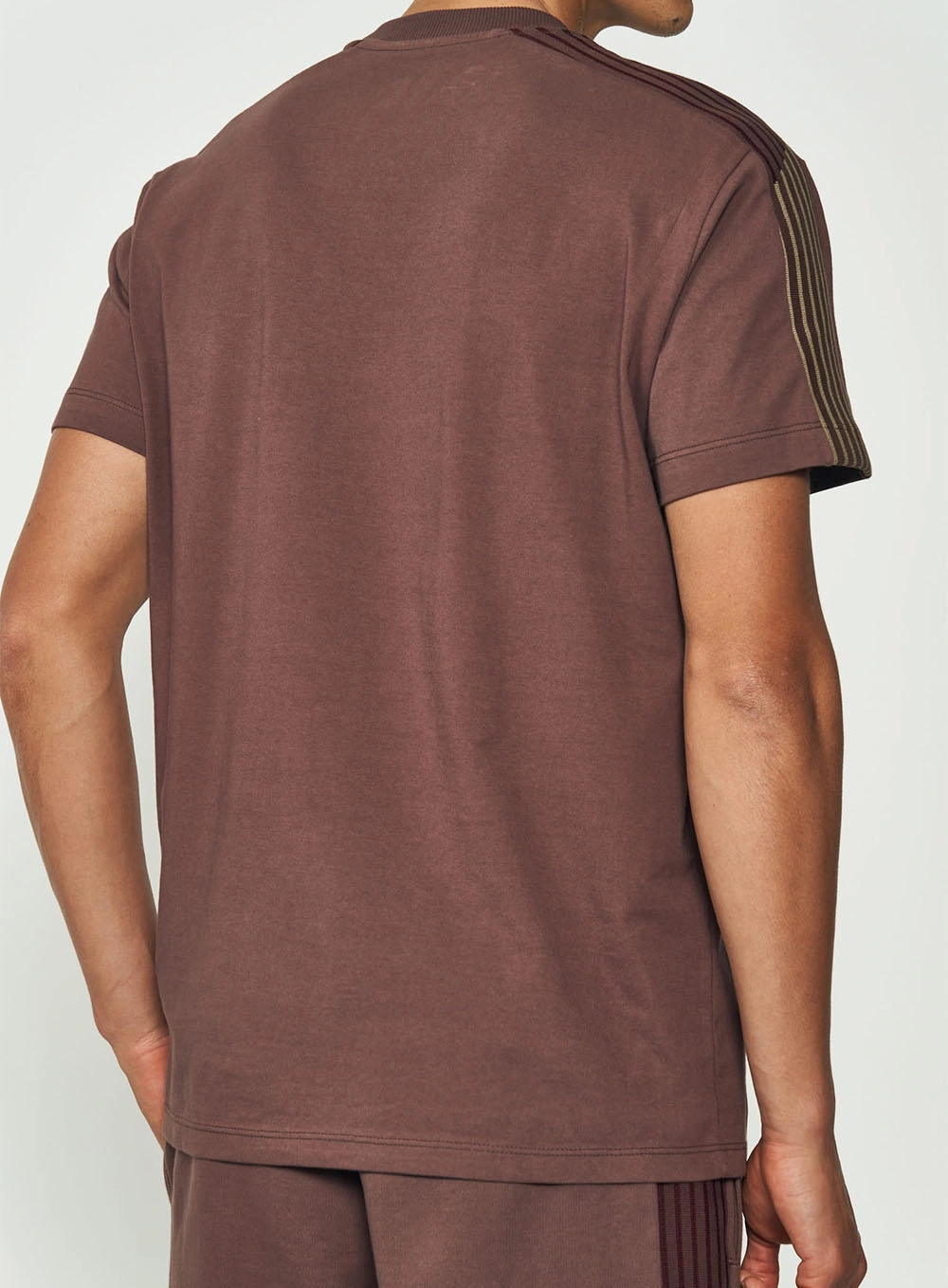Camiseta Detalhe Lateral Marrom Nobuck