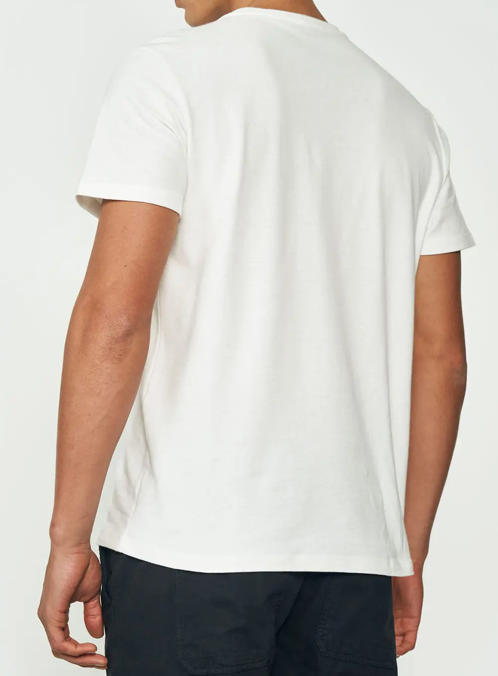 Camiseta Detalhe Em Bolso Off Shell