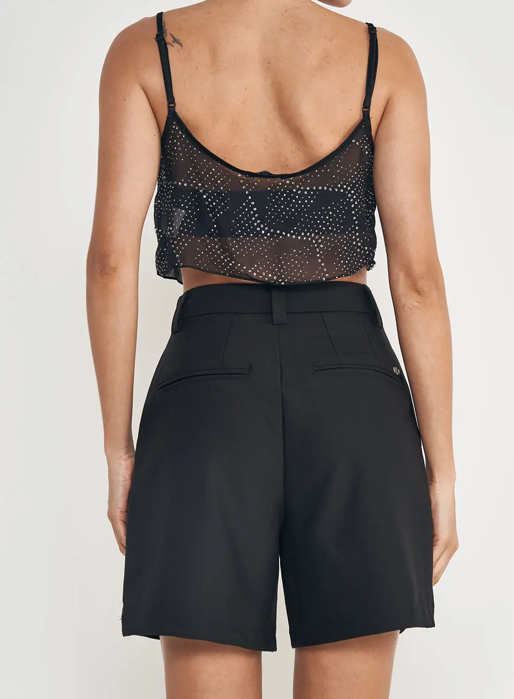 Blusa Solta Encurtada Com Aplicação Preto