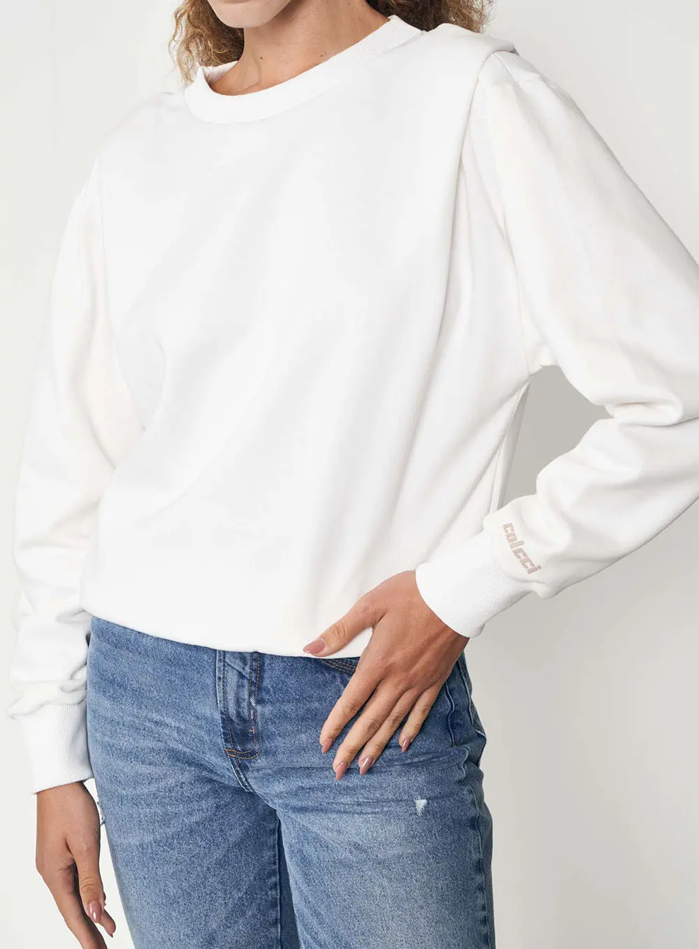 Blusão Moletom Feminino Basic Gola Redonda Comfort Off Shell