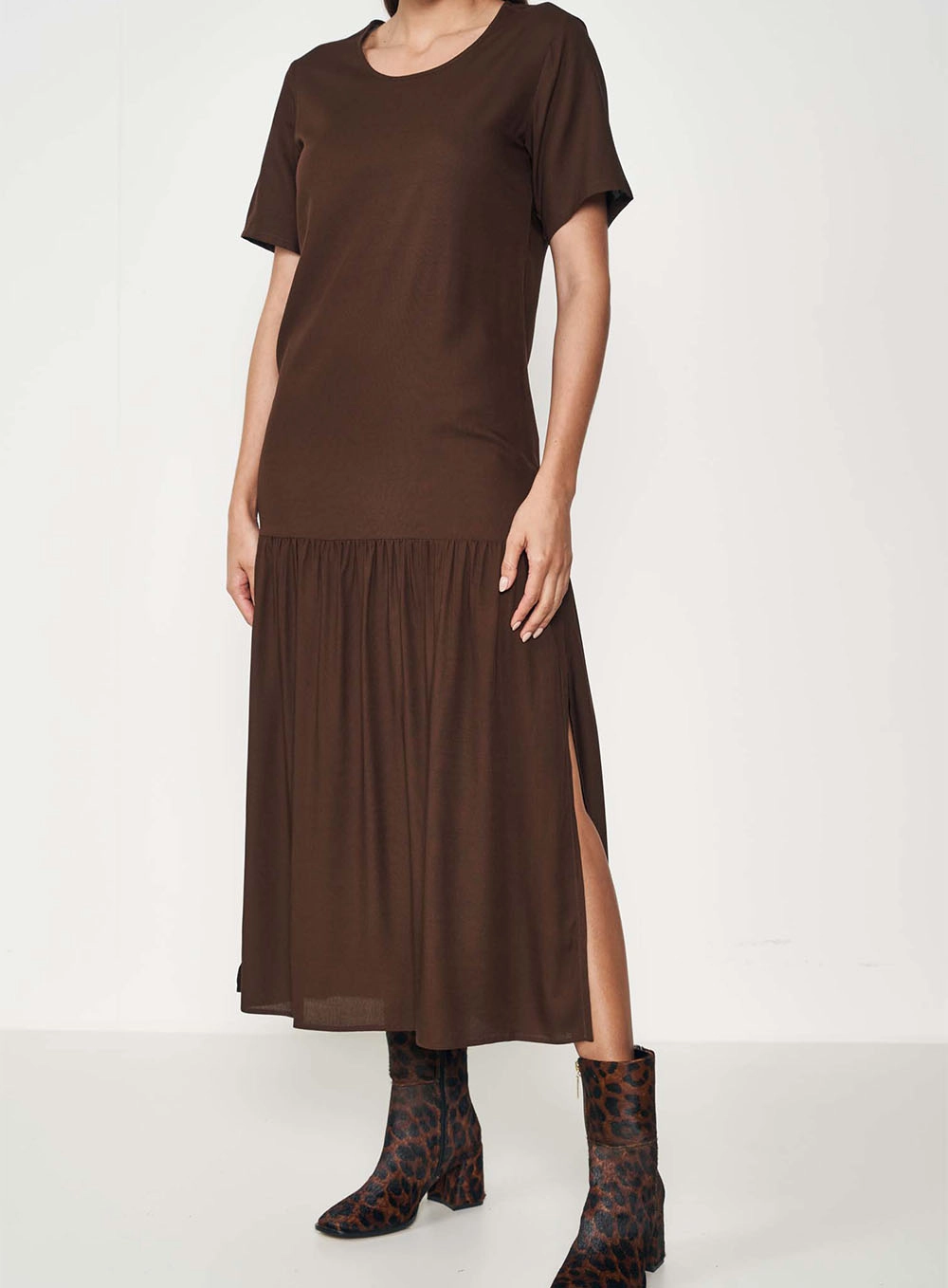 Vestido Midi T-shirt Dress Marrom Nobuck