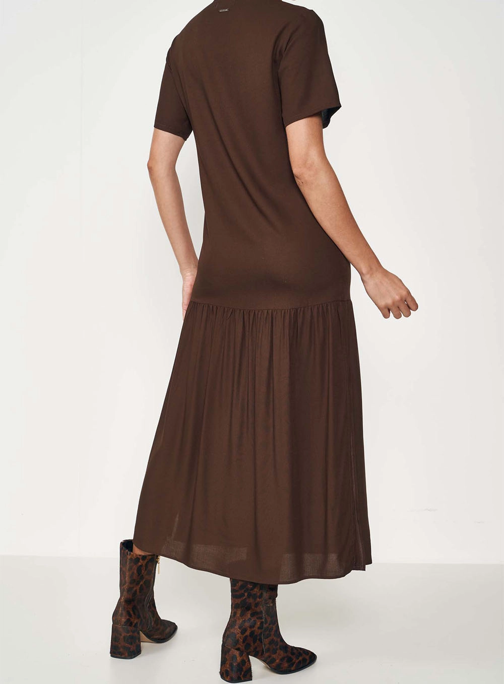 Vestido Midi T-shirt Dress Marrom Nobuck