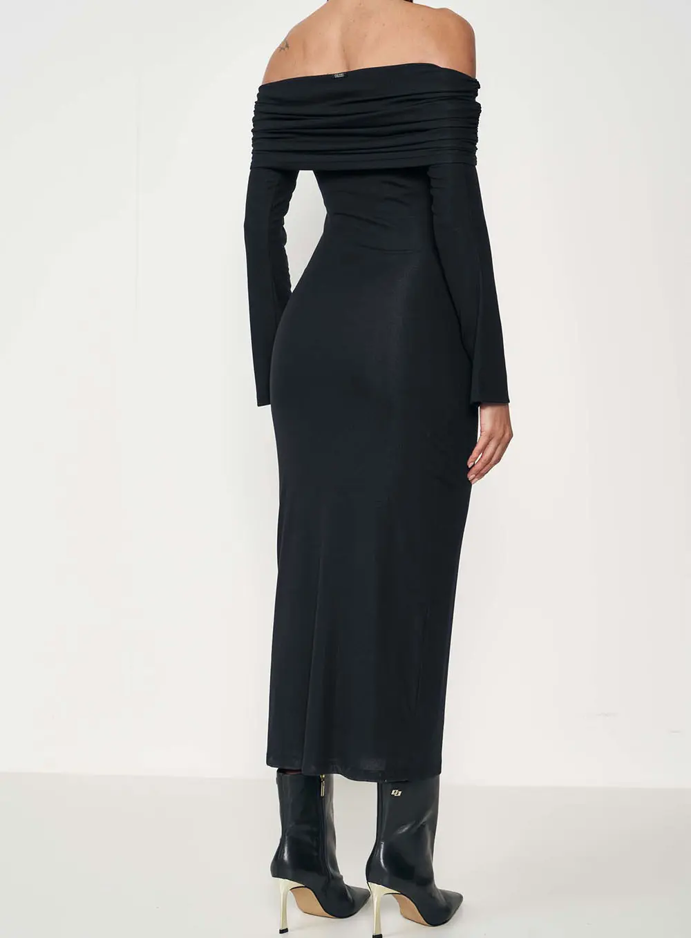 Vestido Longo Off-shoulder Preto
