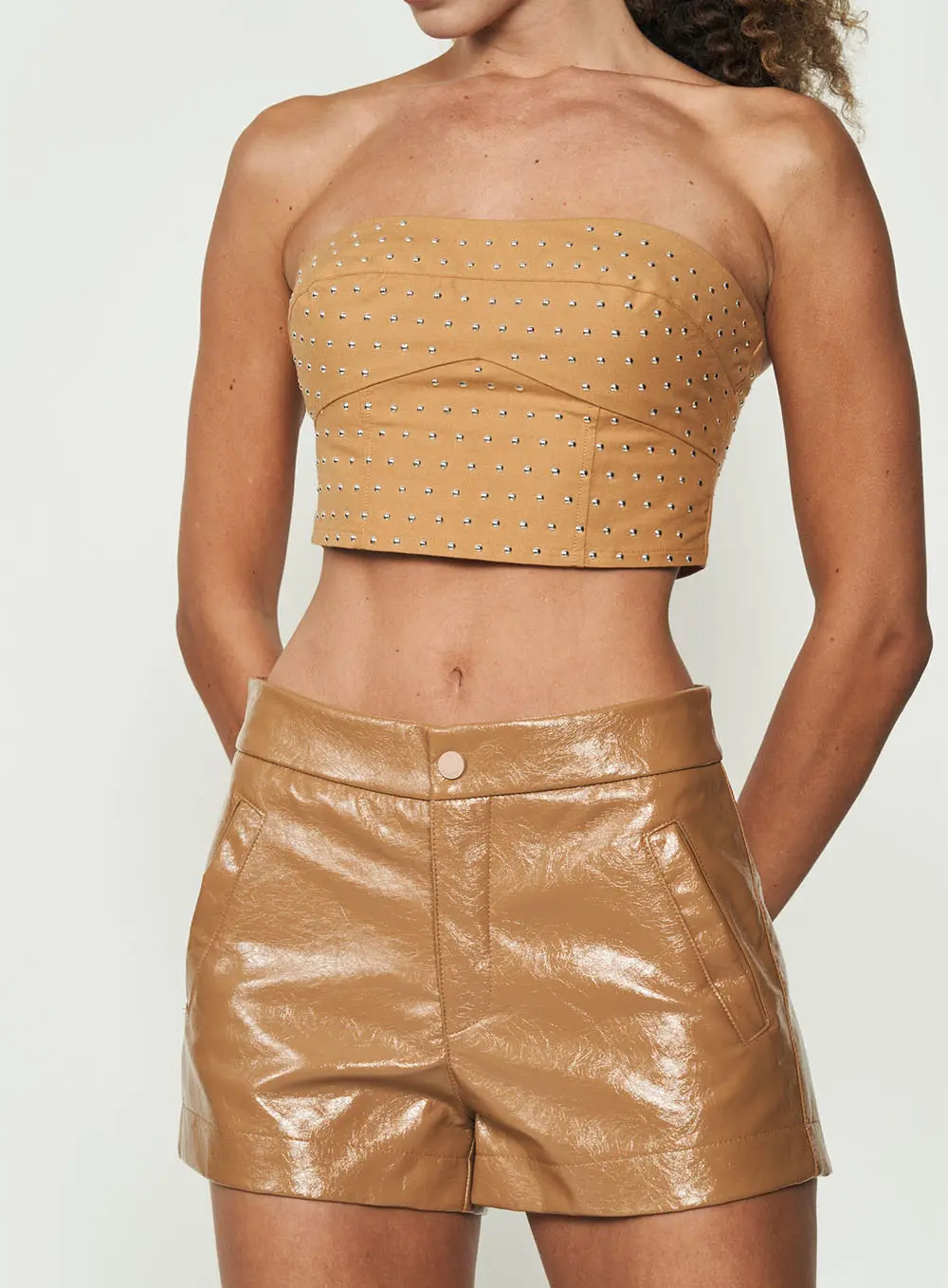 Top Studded Glam Marrom