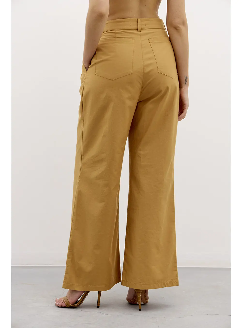 Calça Feminina Wild Alta Marrom 2