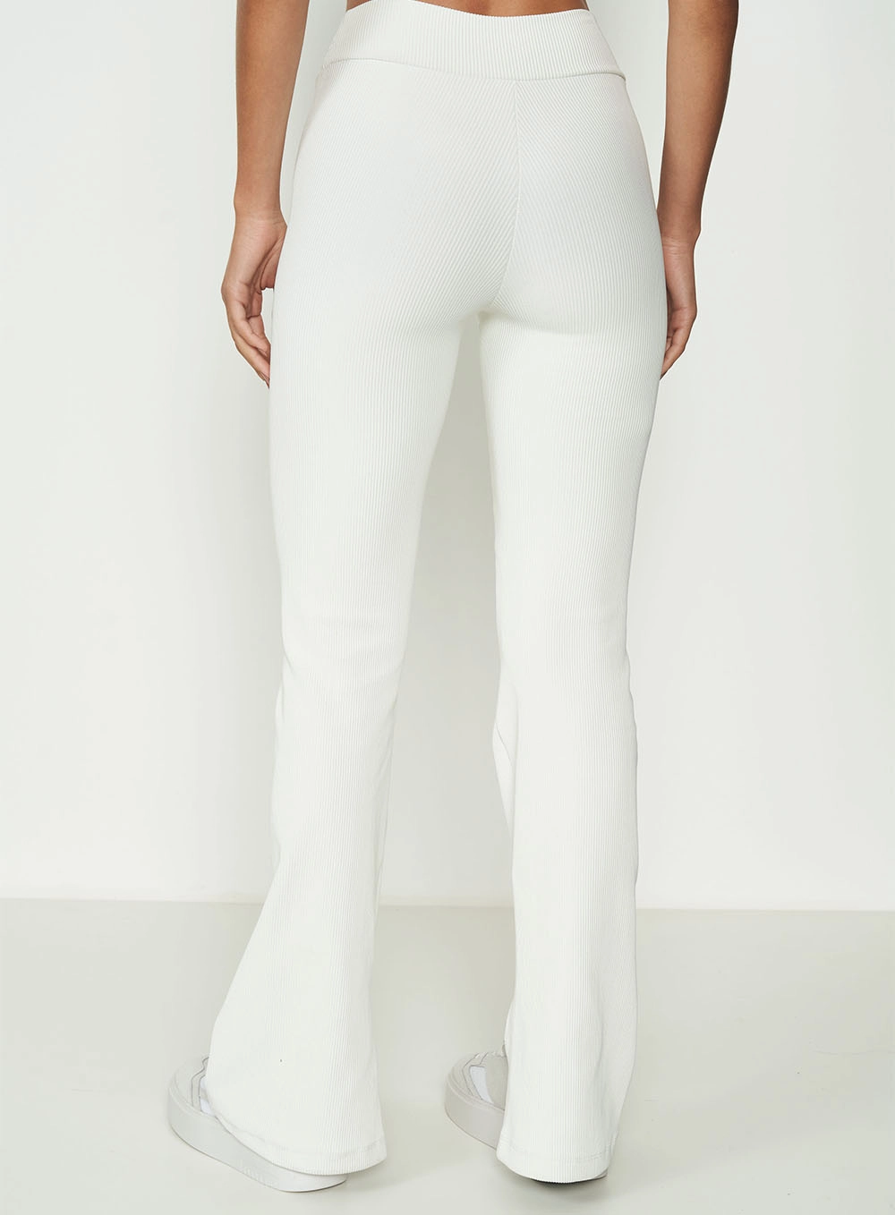 Calça Canelada Modern Cream Off Shell