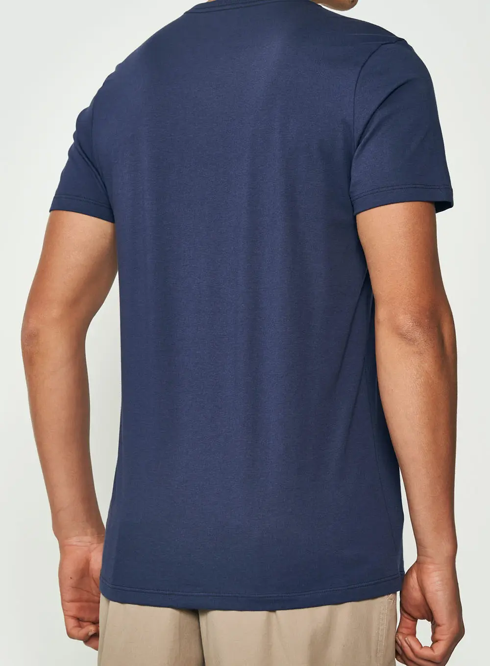 Camiseta Masculina Manga Curta Com Logo Em Textura Azul Darkness