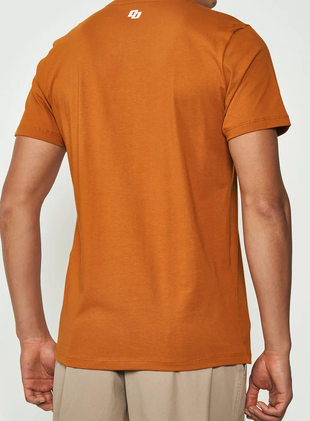 Camiseta Confortável Com Detalhe Amarelo Pumpkin