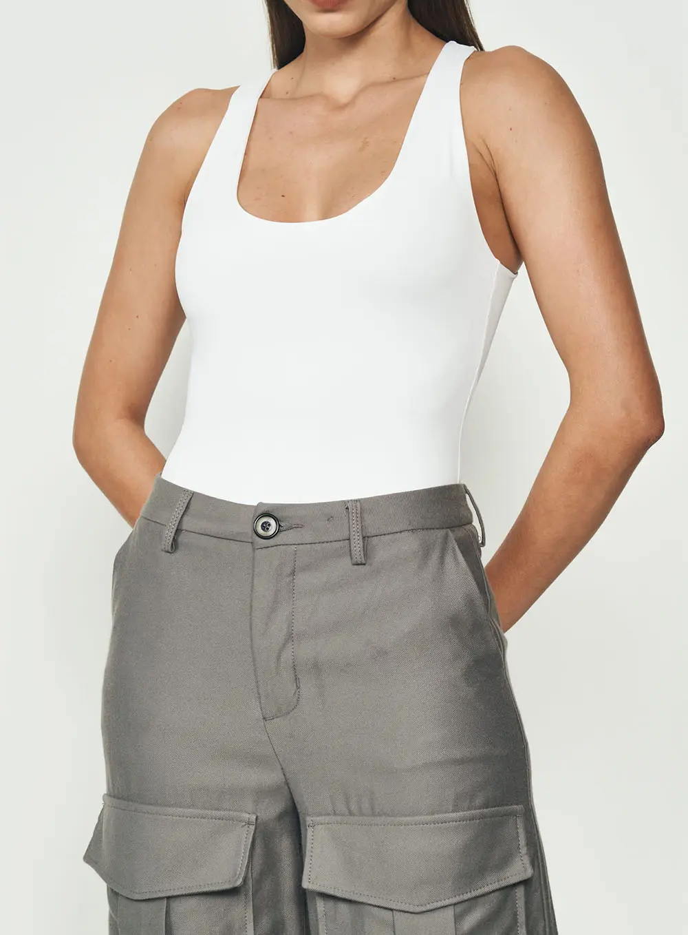 Blusa Feminina Slim Com Decote Nadador Be Basic Off Shell