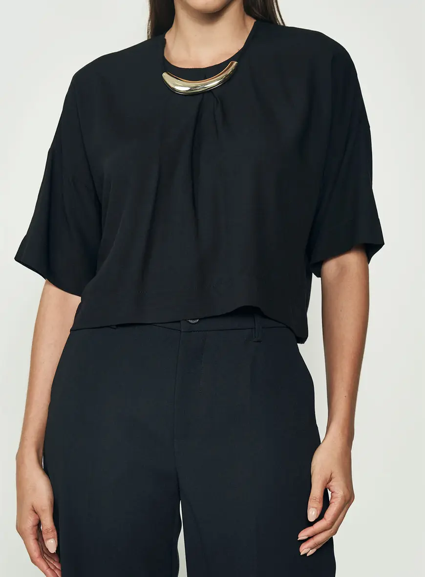 Blusa Cropped Minimalista