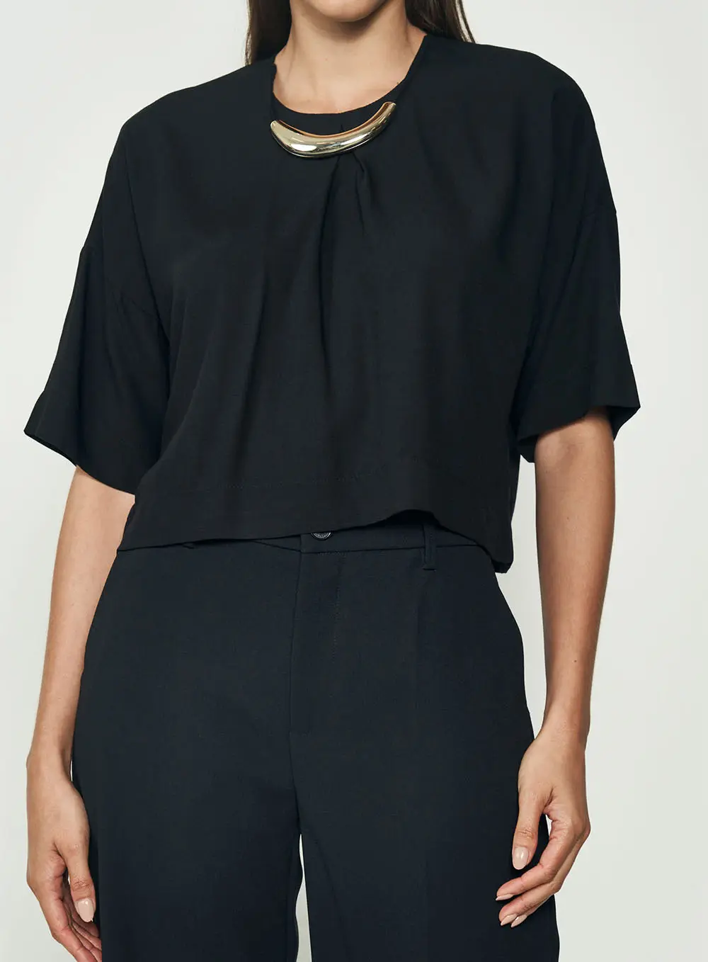 Blusa Cropped Minimalista Preto