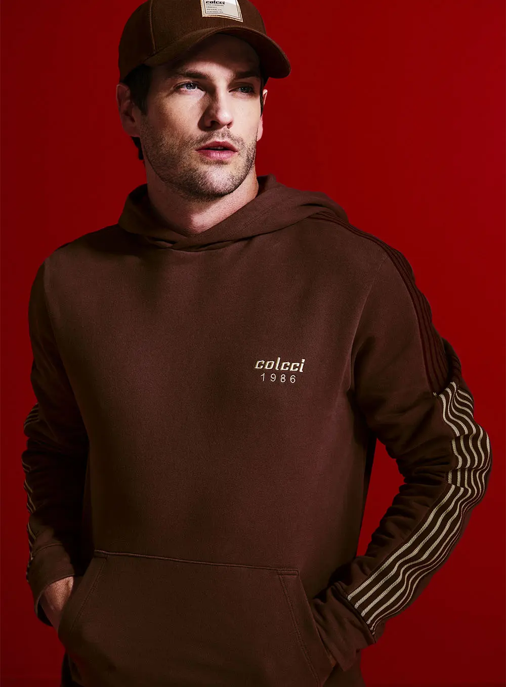 Blusão Masculino Comfort Com Detalhe Em Listras Marrom Nobuck