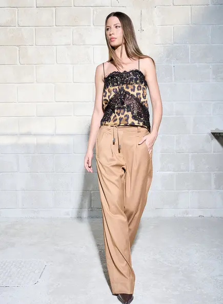 Calça Pantalona Com Amarração