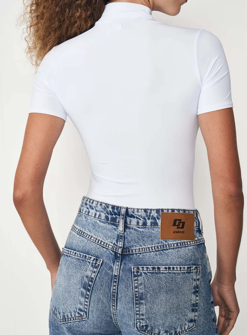 Blusa Feminina Ajustada Gola Alta Manga Curta Branco
