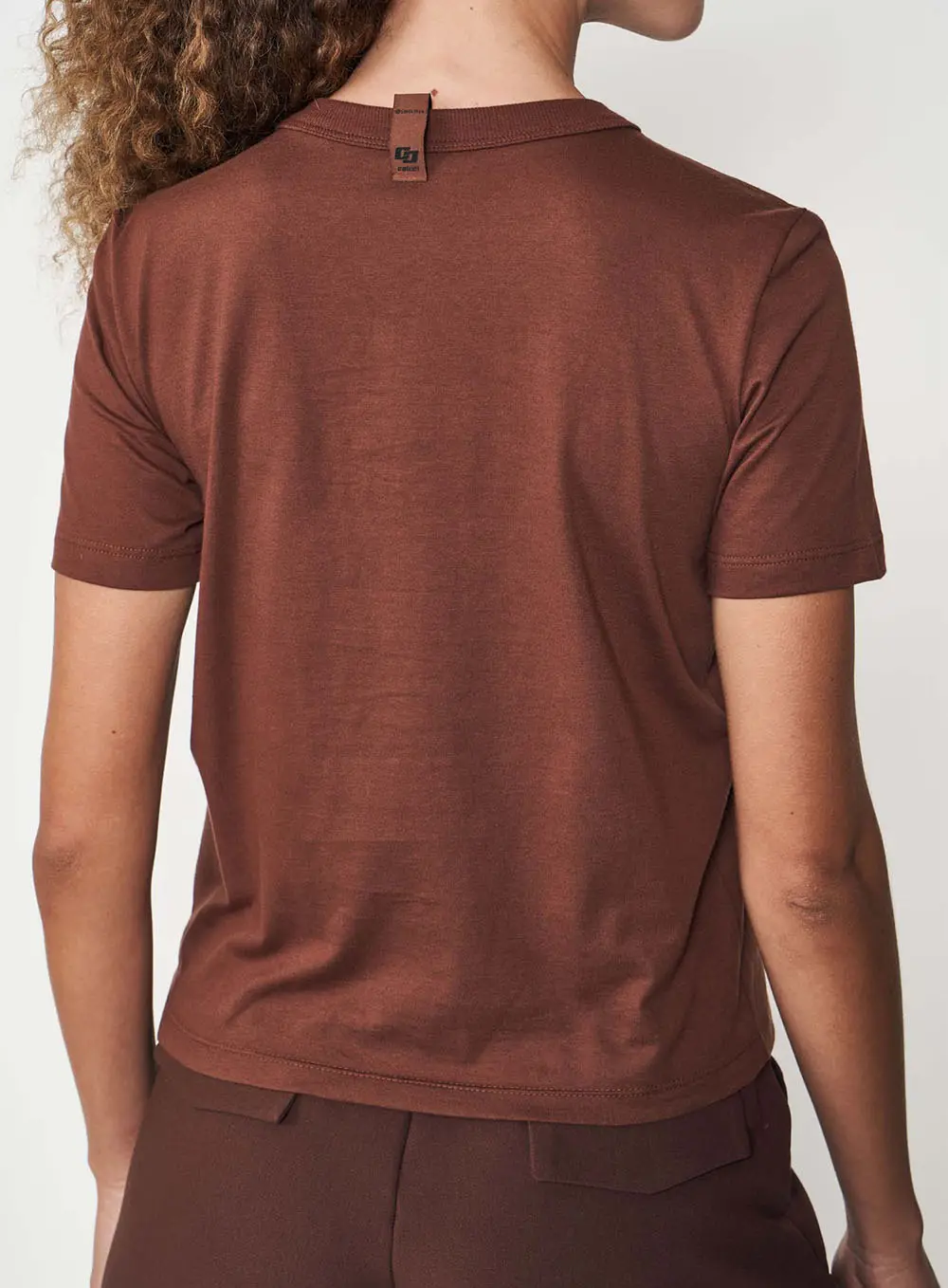 Camiseta Elegante Em Viscose Marrom