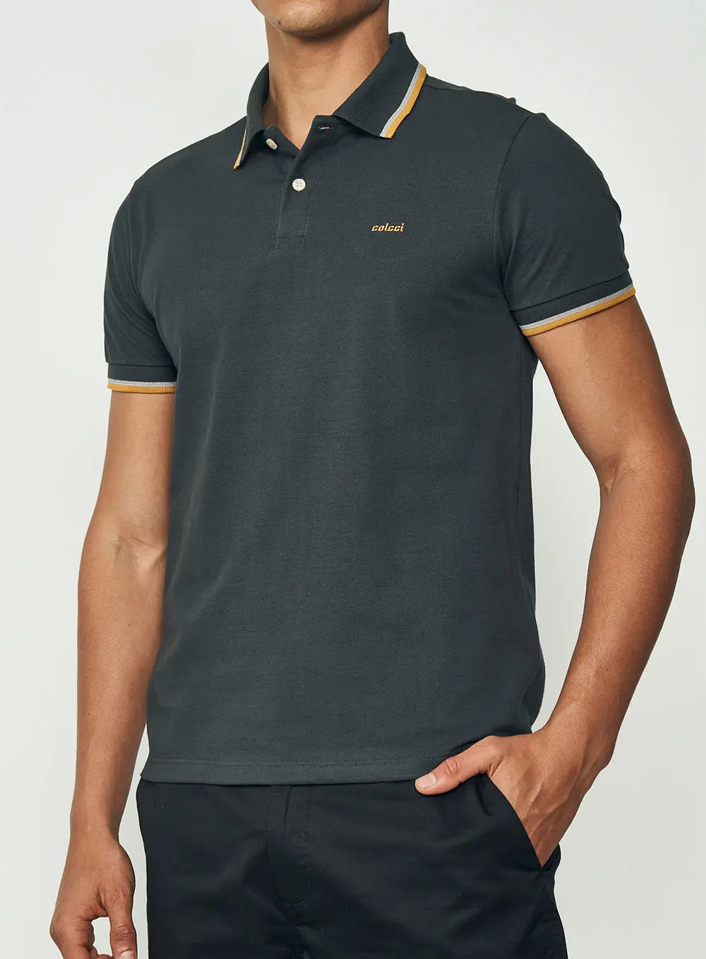 Polo Com Detalhes Canelados Cinza