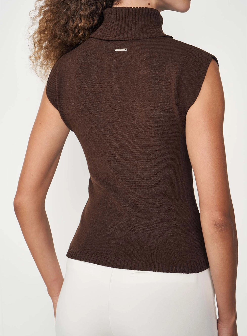 Blusa Feminina Slim Tricô Gola Alta Marrom
