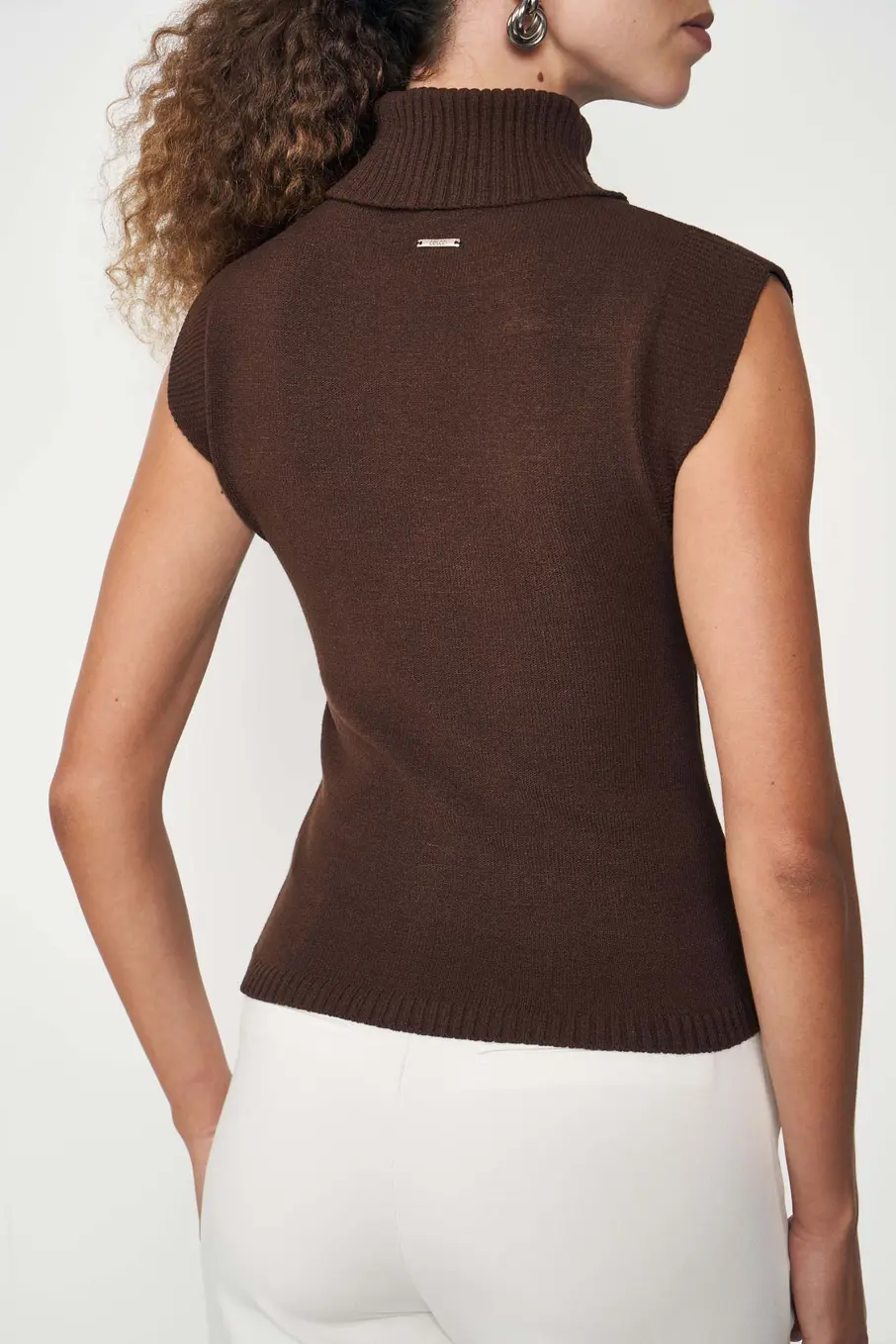 Blusa Feminina Slim Tricô Gola Alta Marrom