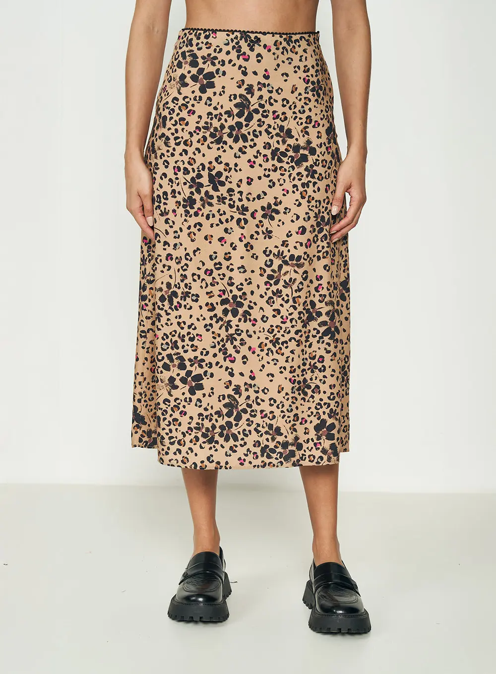 Saia Midi Flores Delicadas Estampados 4