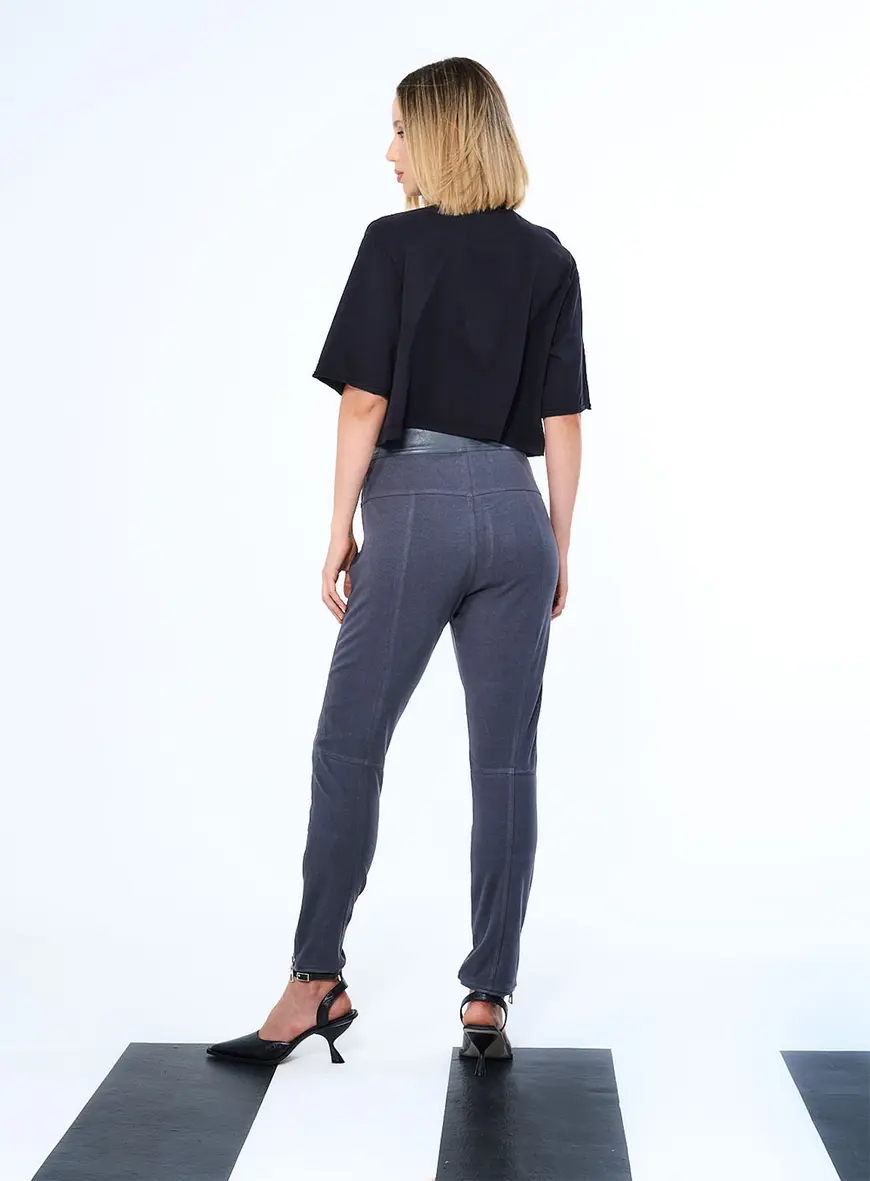 Calça Basic Comfort Em Pu Com Zíper Cinza 3
