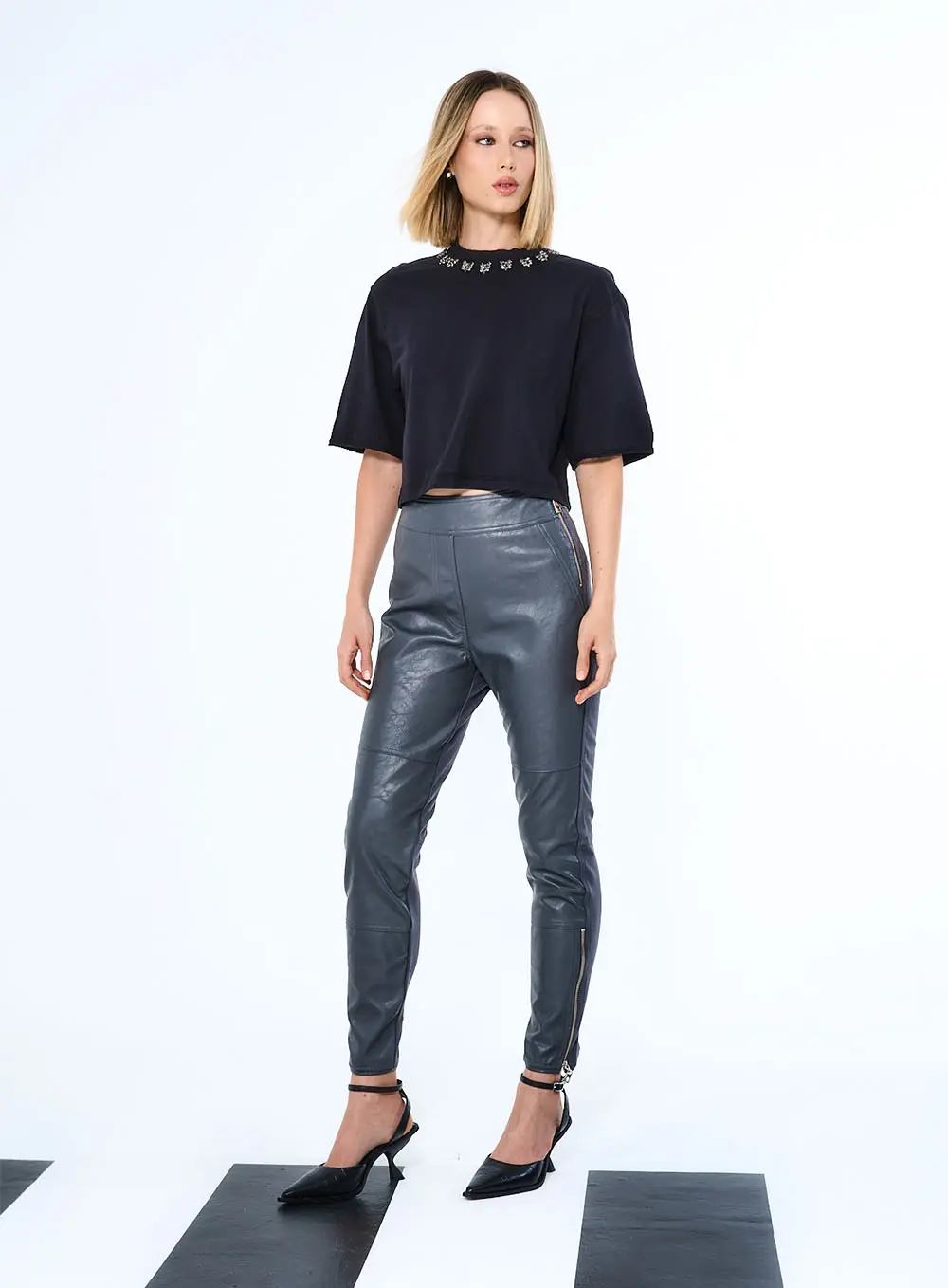 Calça Basic Comfort Em Pu Com Zíper Cinza 1