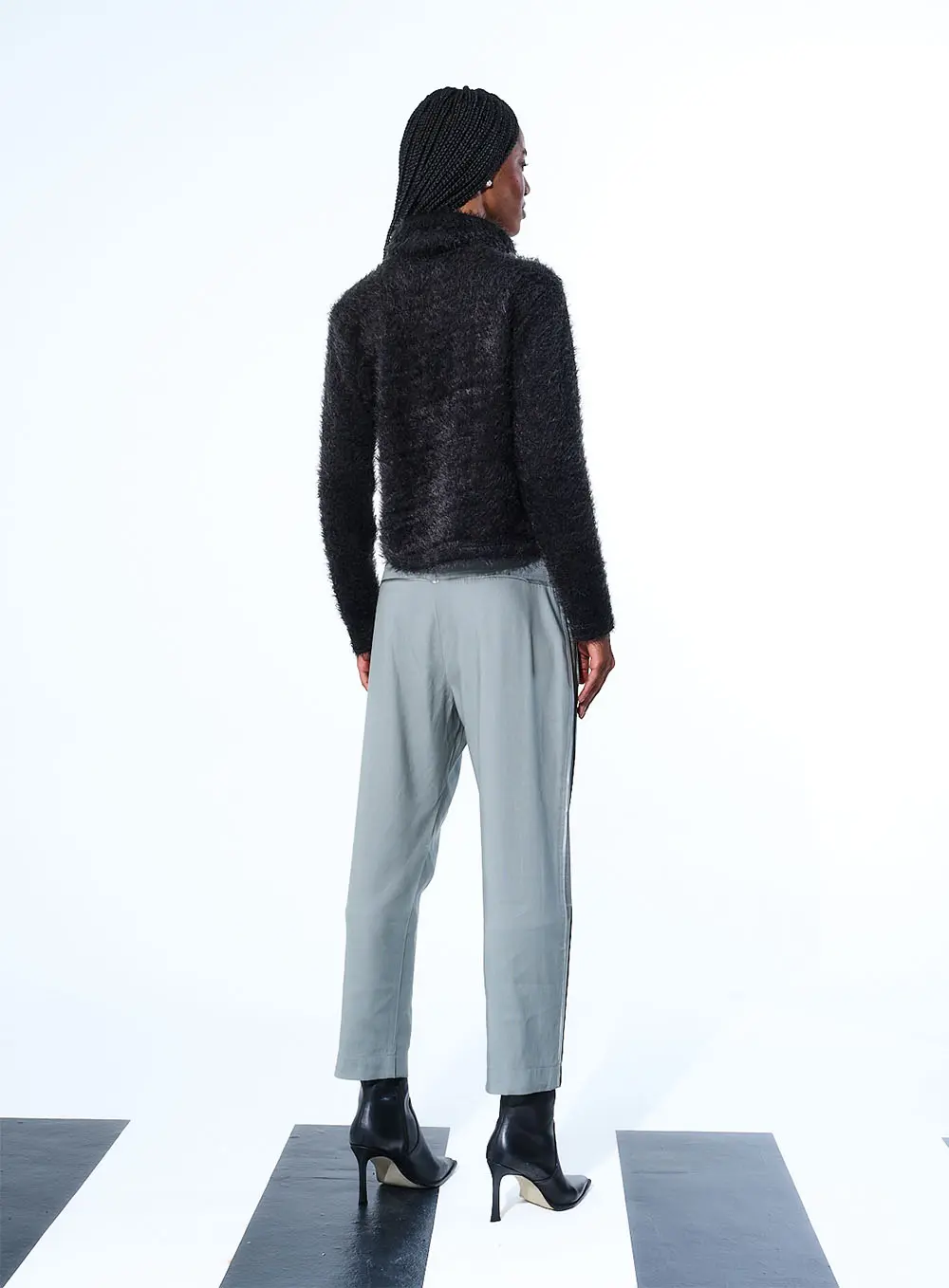 Calça Alfaiataria Com Detalhes Cinza 3