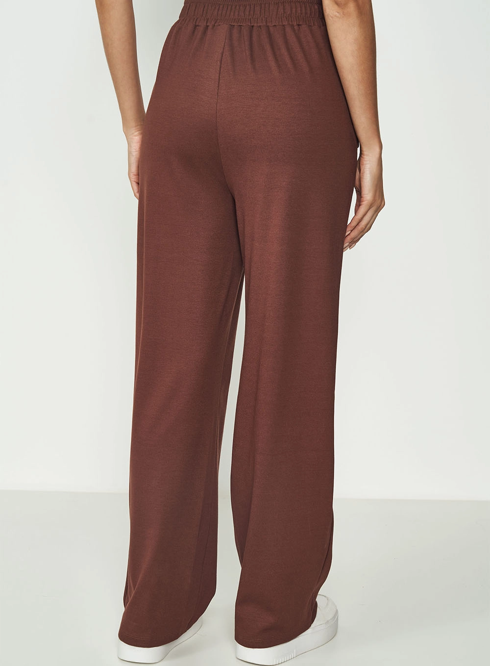 Calça Pantalona Bolso Com Zíper Marrom Marissa