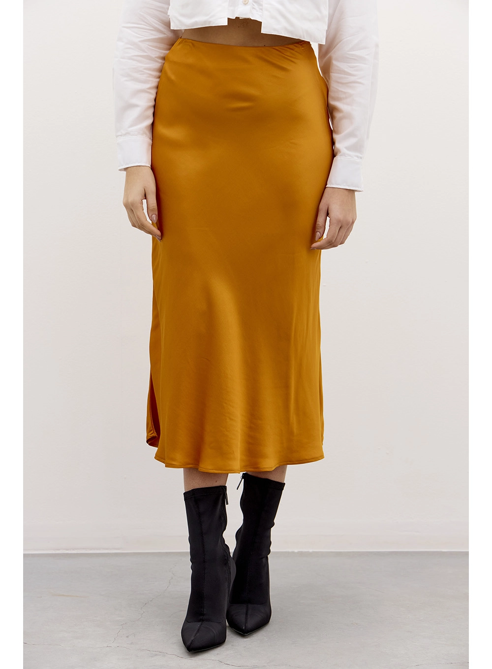 Saia Midi Com Fenda Marrom 1