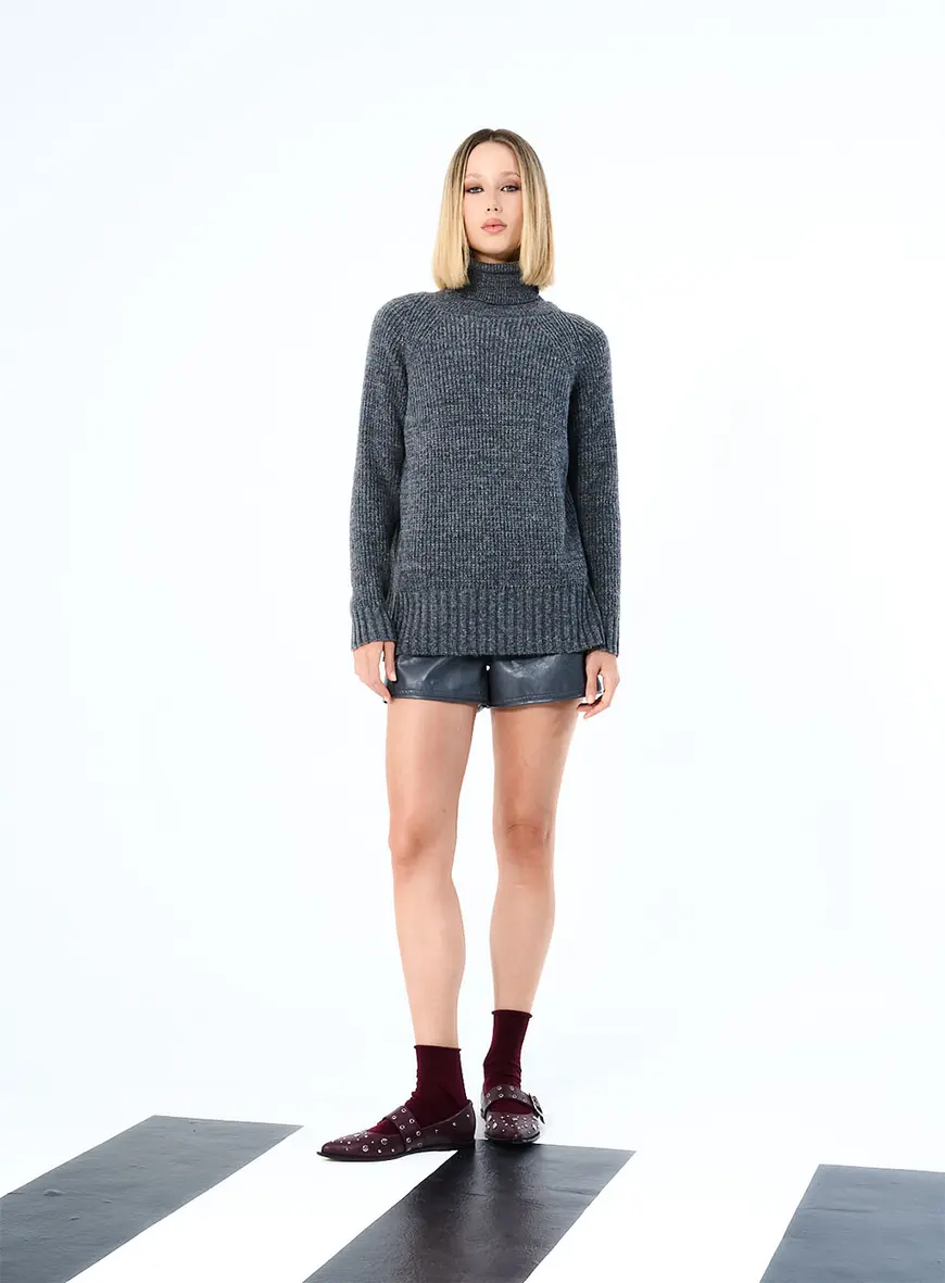 Blusa Tricô Gola Alta Cinza 2