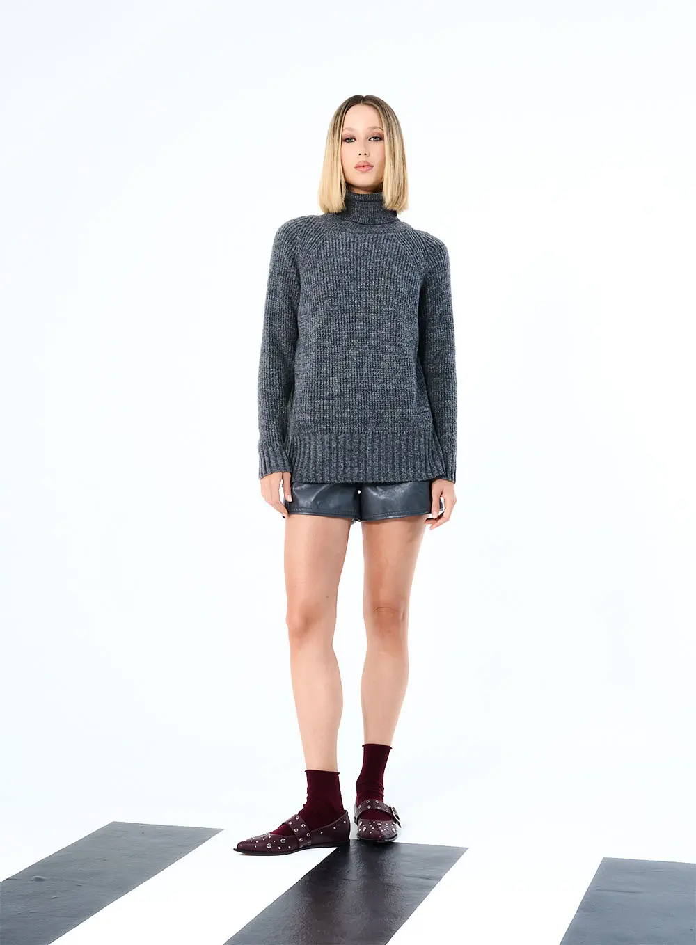 Blusa Tricô Gola Alta Cinza 2