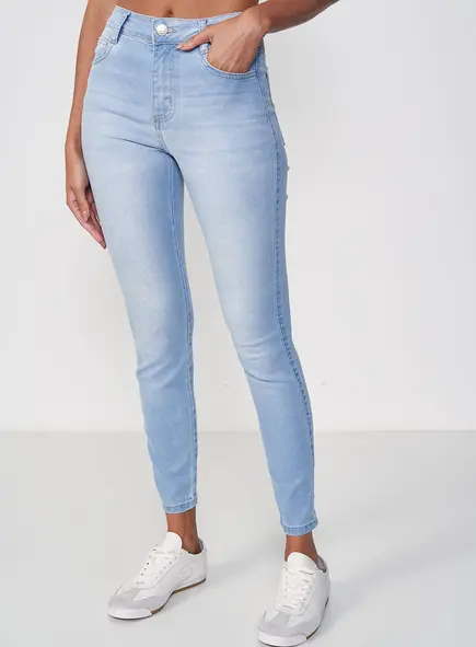 Calça Jeans Feminina Skinny Média Lavagem Clara