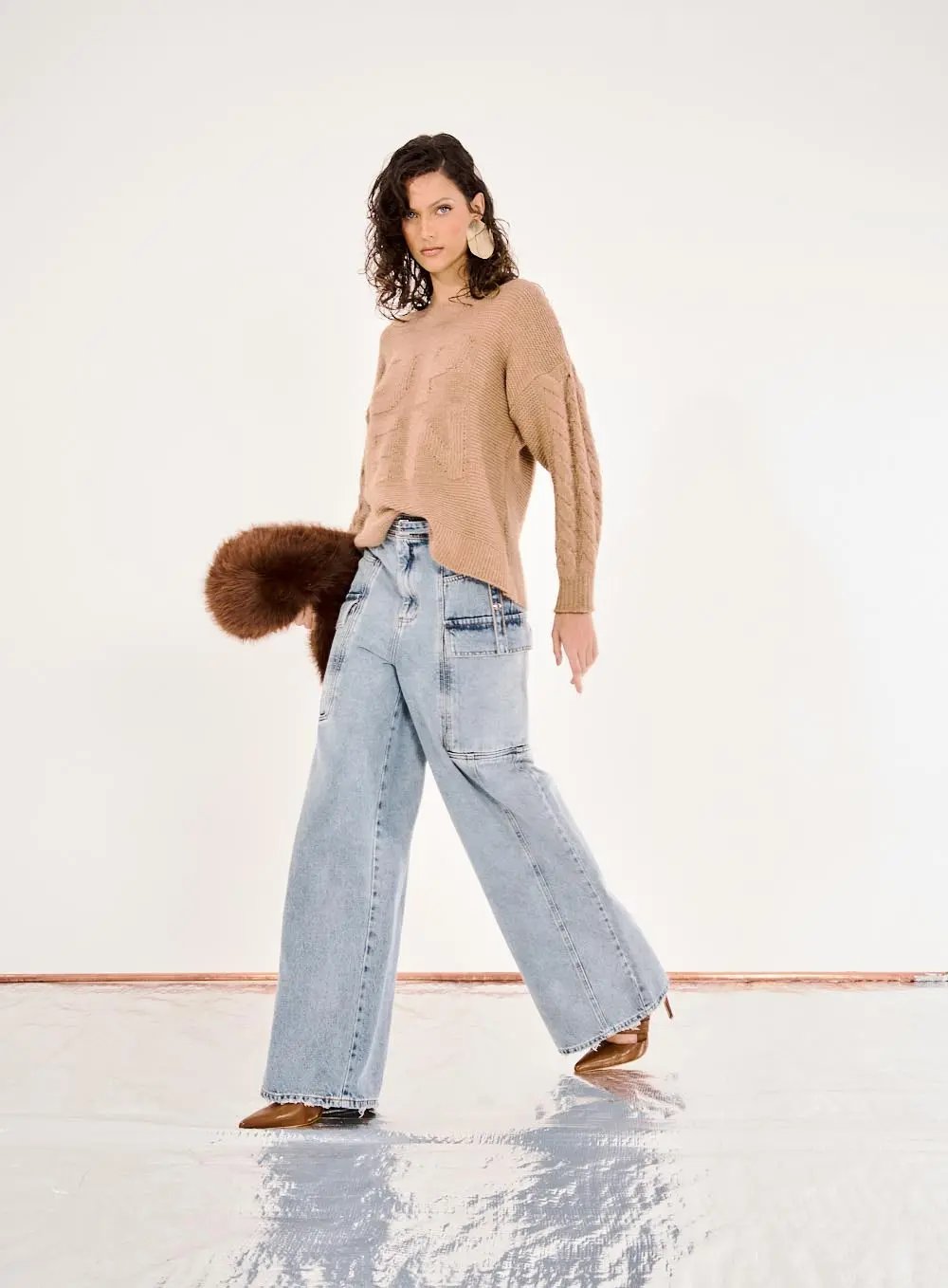 Calça Jeans Feminina Baggy Com Bolsos Laterais Índigo 1