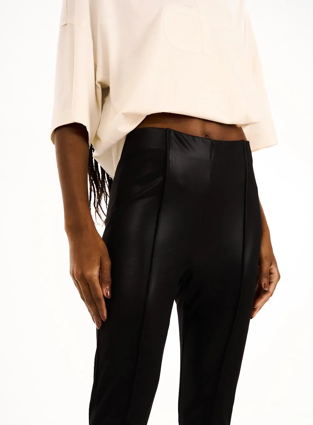 Calça Legging Em Pu Com Costura Frontal Preto 2