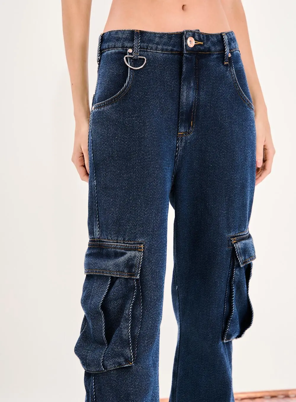 Calça Jeans Feminina Baggy Com Bolsos Cargo Índigo 2
