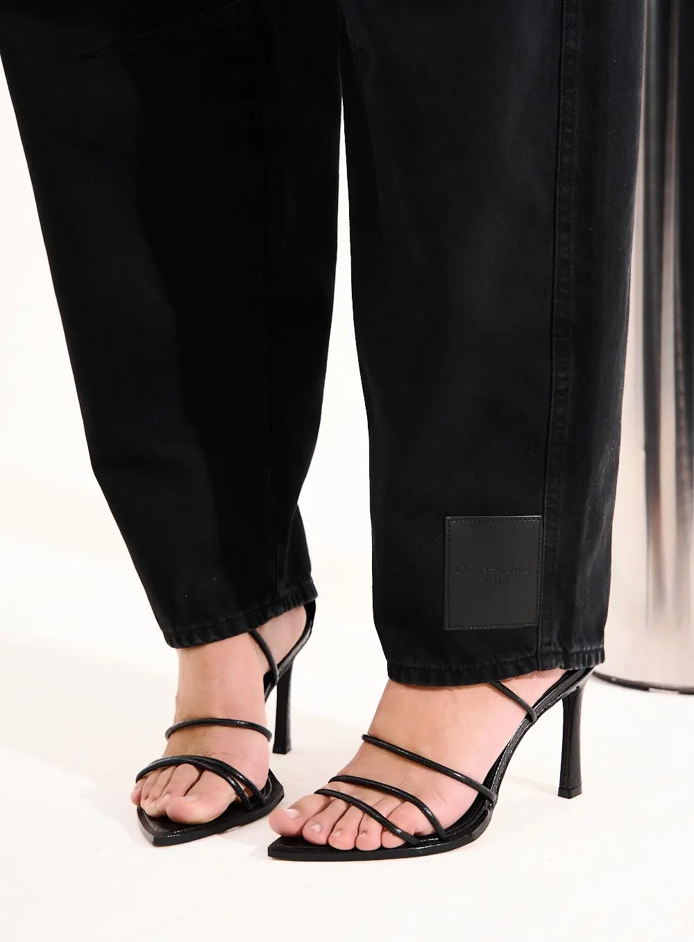 Calça Feminina Sarja Balone Com Cinto Preto 2