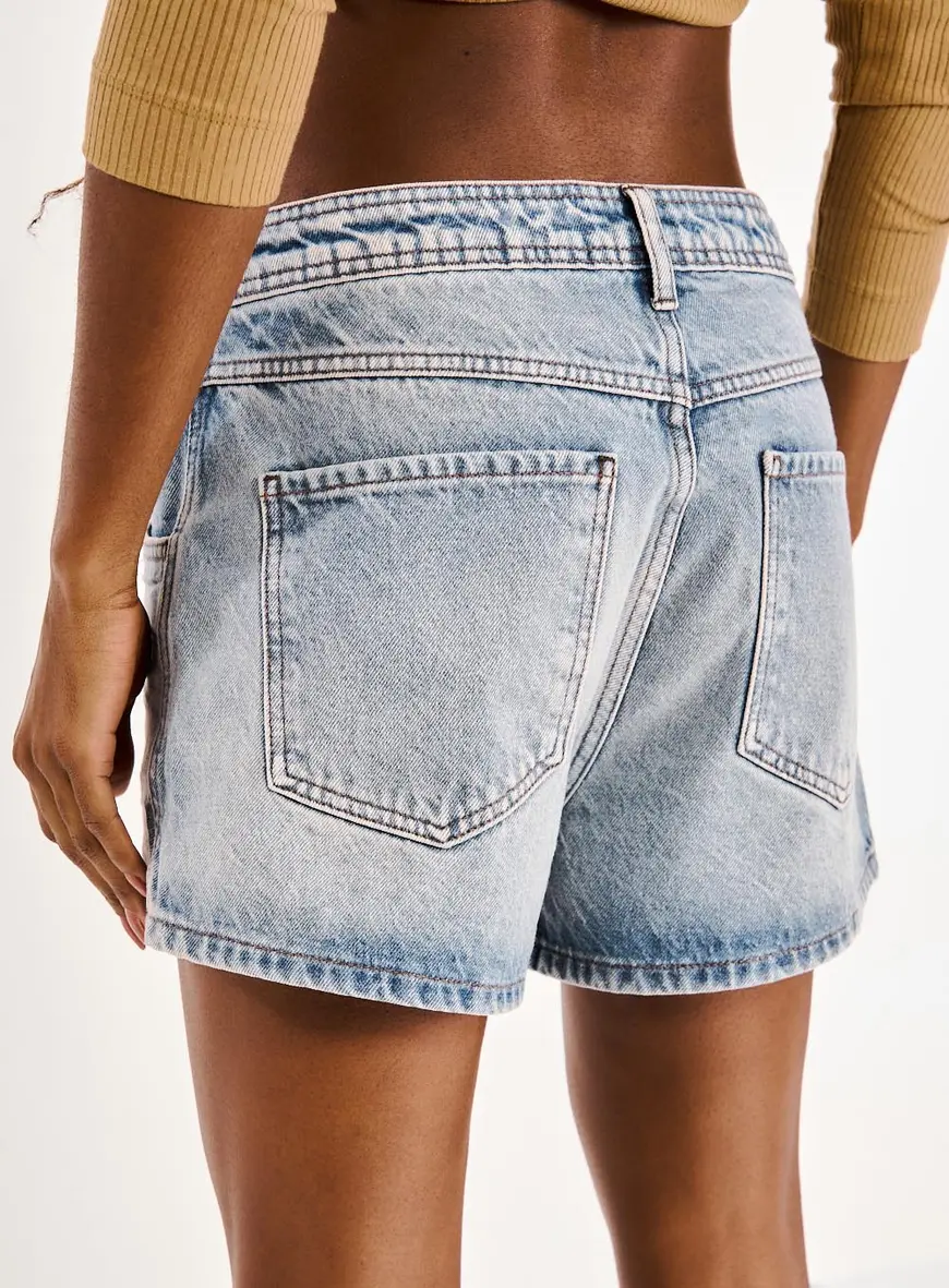 Shorts Jeans Lavagem Clara Índigo 4