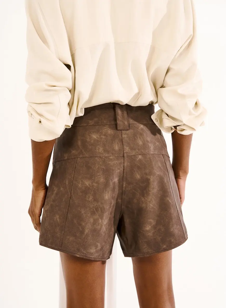 Short Estampa Estonada Marrom Terracota 3