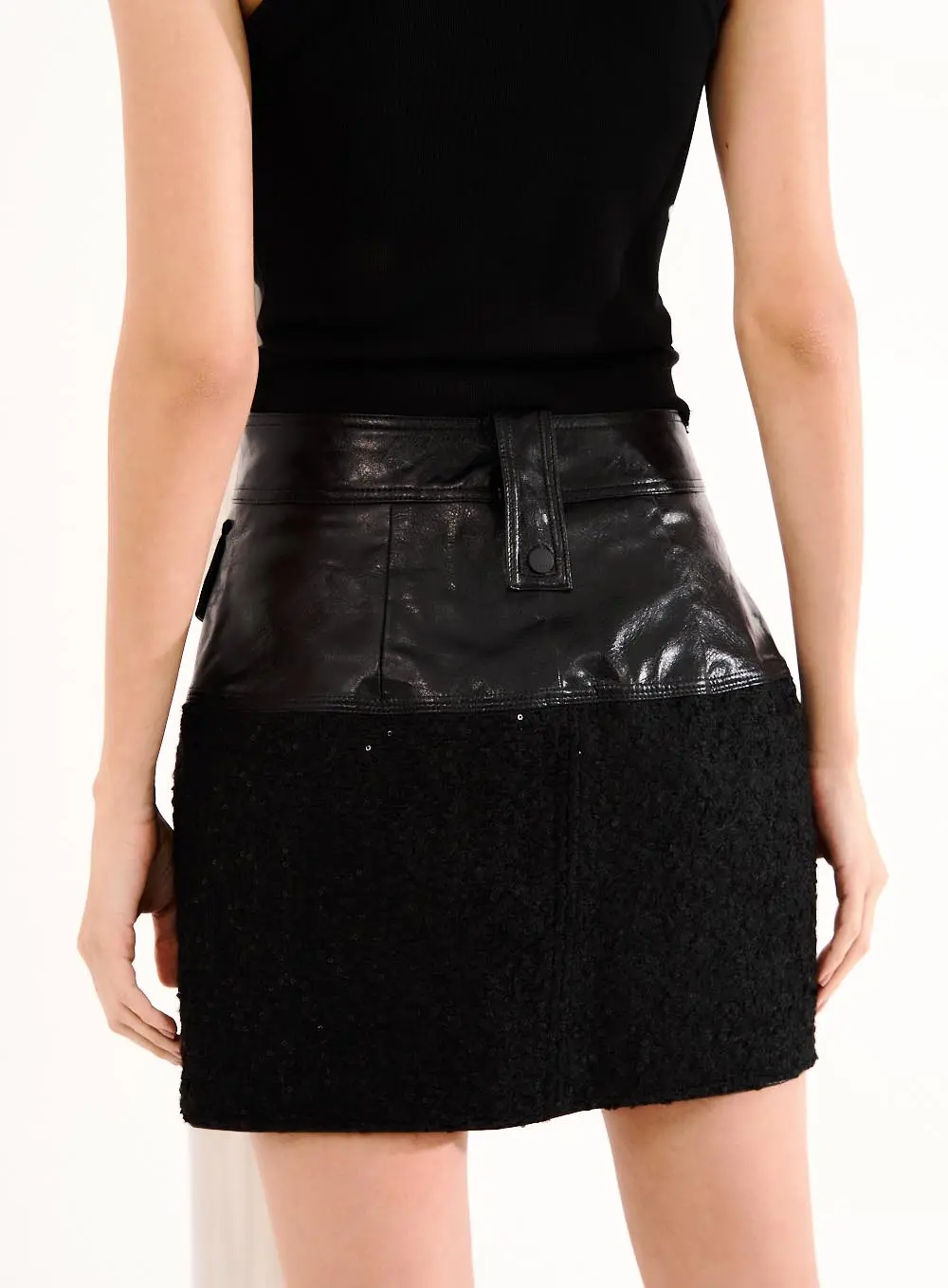Saia Mini Detalhe Tweed Paetê Preto 3