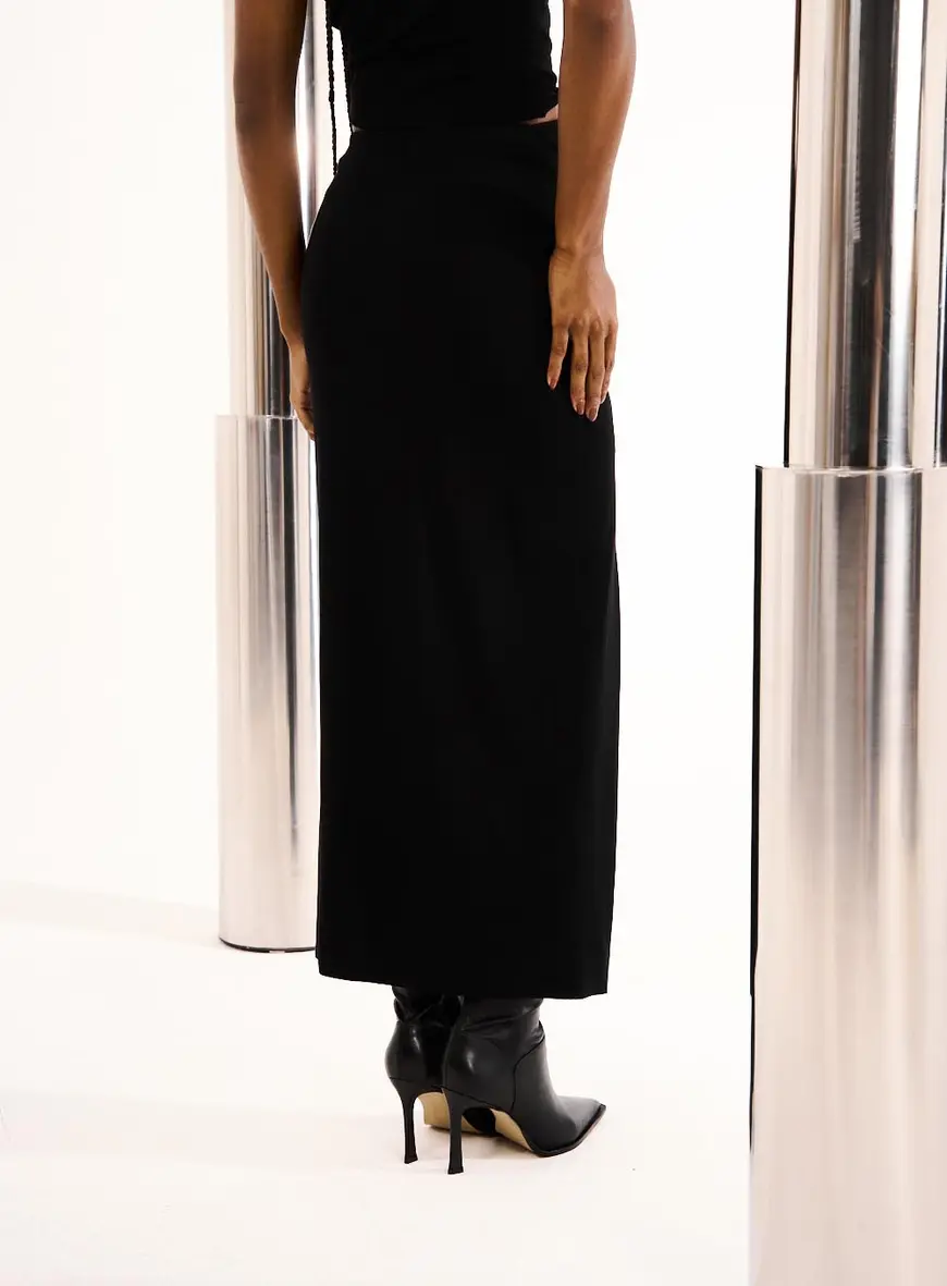 Saia Midi Com Fenda Lateral Preto 3