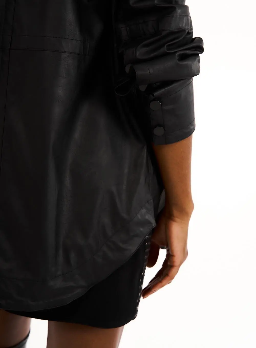 Camisa Feminina Oversized Em Pu Preto 3