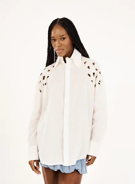 Camisa Feminina Oversized Em Linho Com Bordado