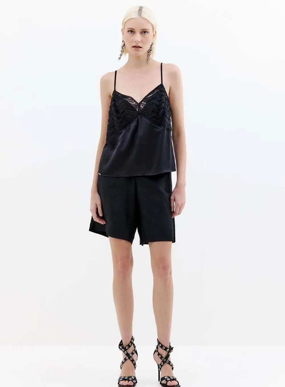 Blusa Feminina Slim Alças Finas Detalhe Em Renda Preto 2