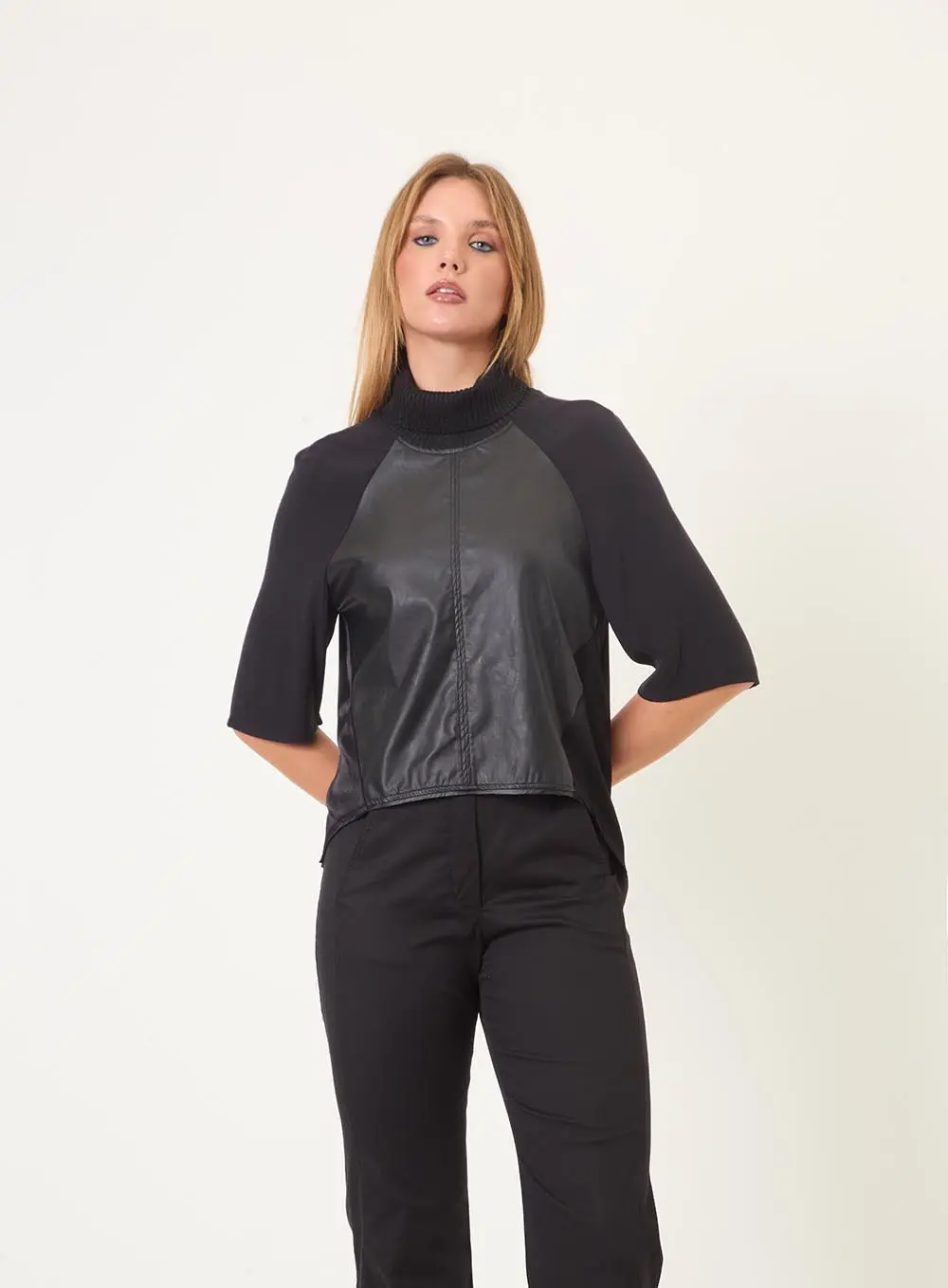 Blusa Feminina Duo Com Pu Preto 3