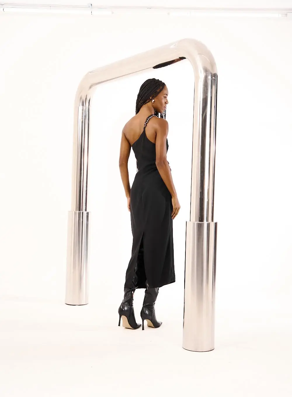 Vestido Com Bordado Manual Preto 3