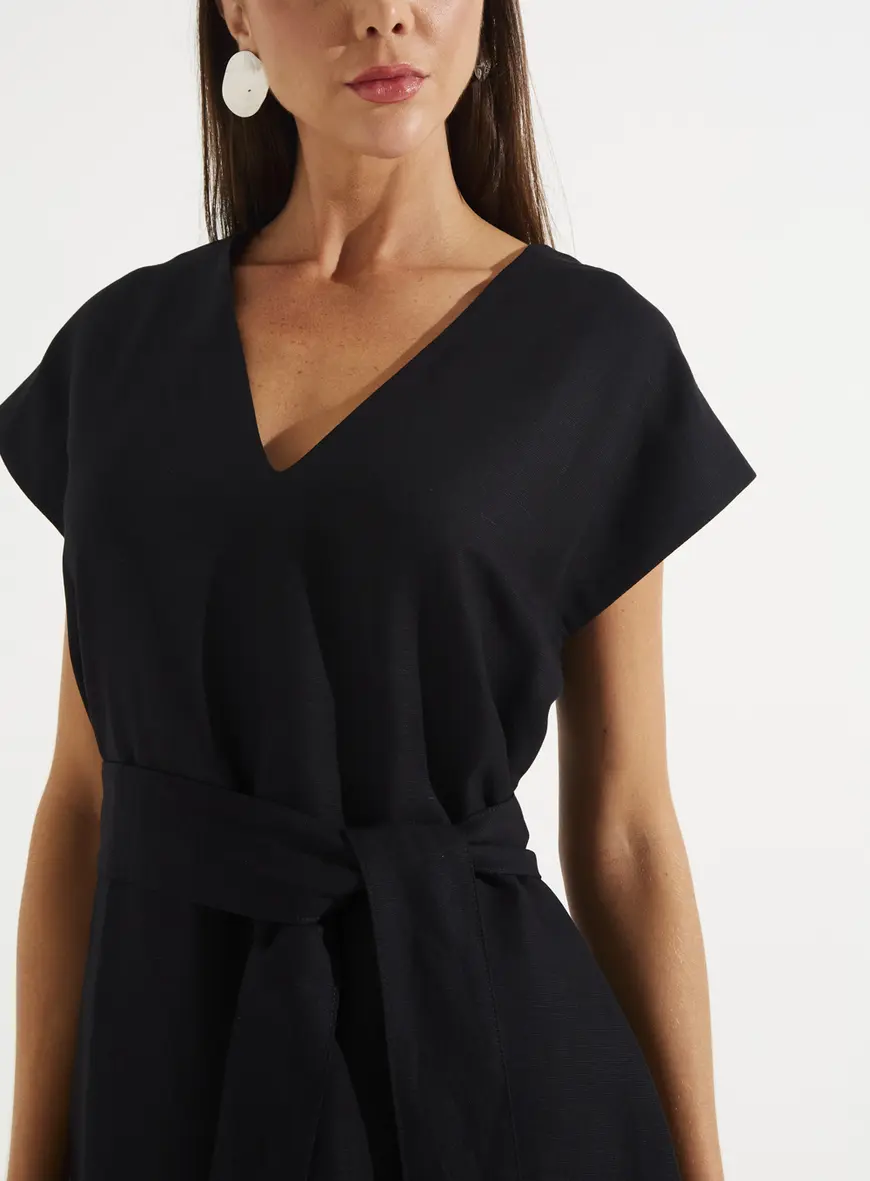 Vestido Midi Reto Com Faixa Para Amarração Preto