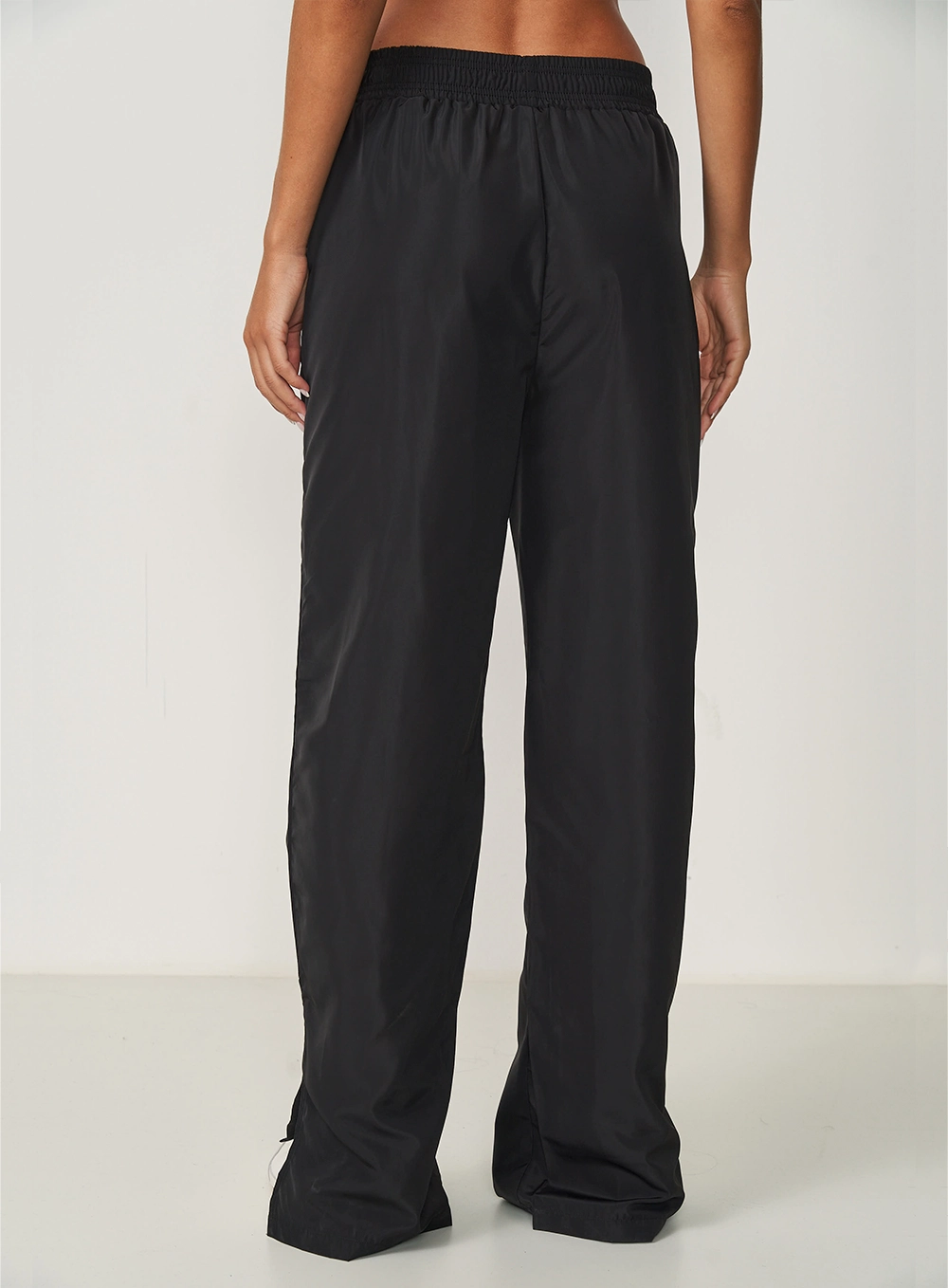 Calça Feminina Nylon Wide Leg Com Fenda Preto