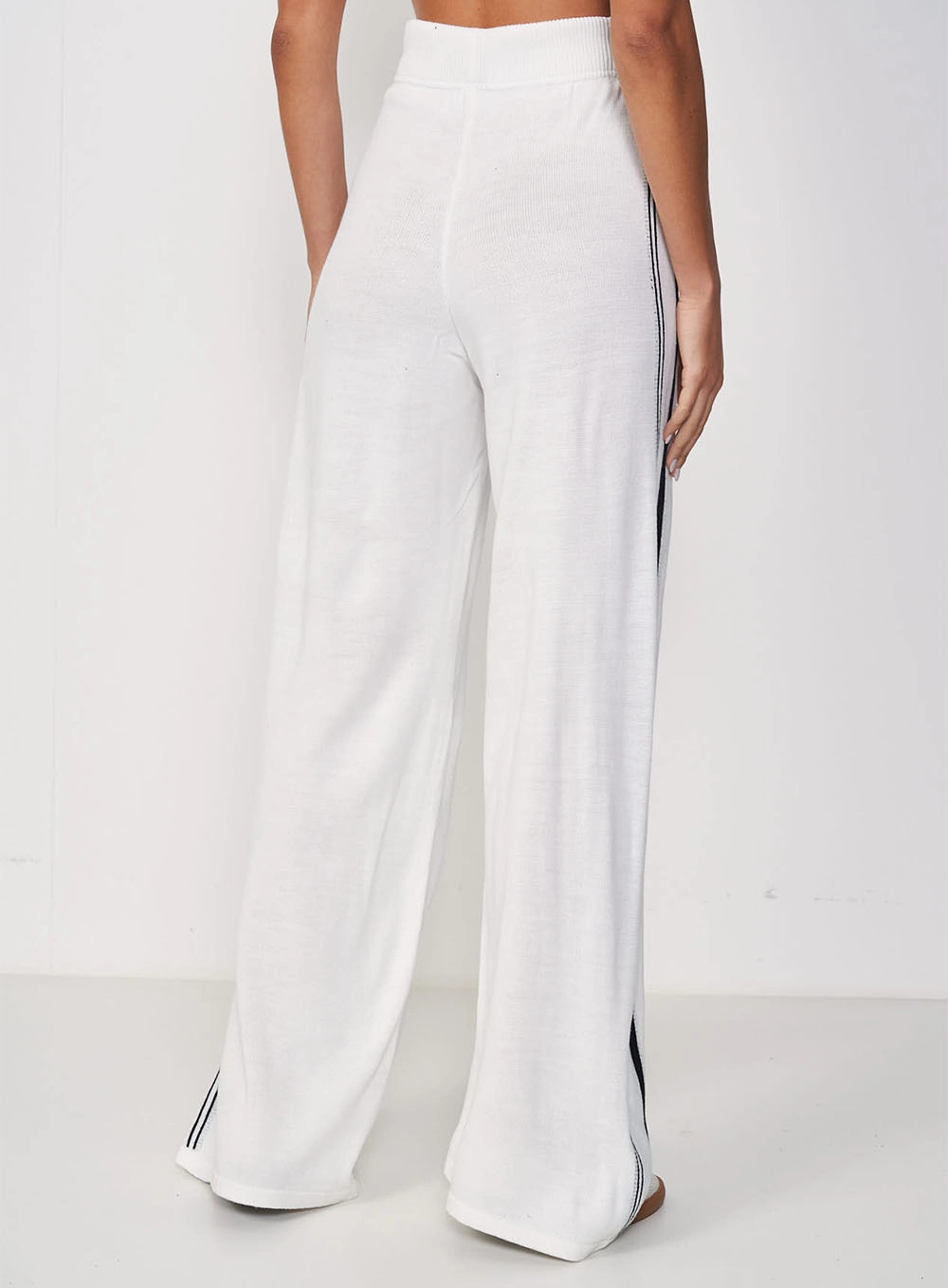 Calça Feminina Tricô Wide Leg Faixa Lateral Off Shell