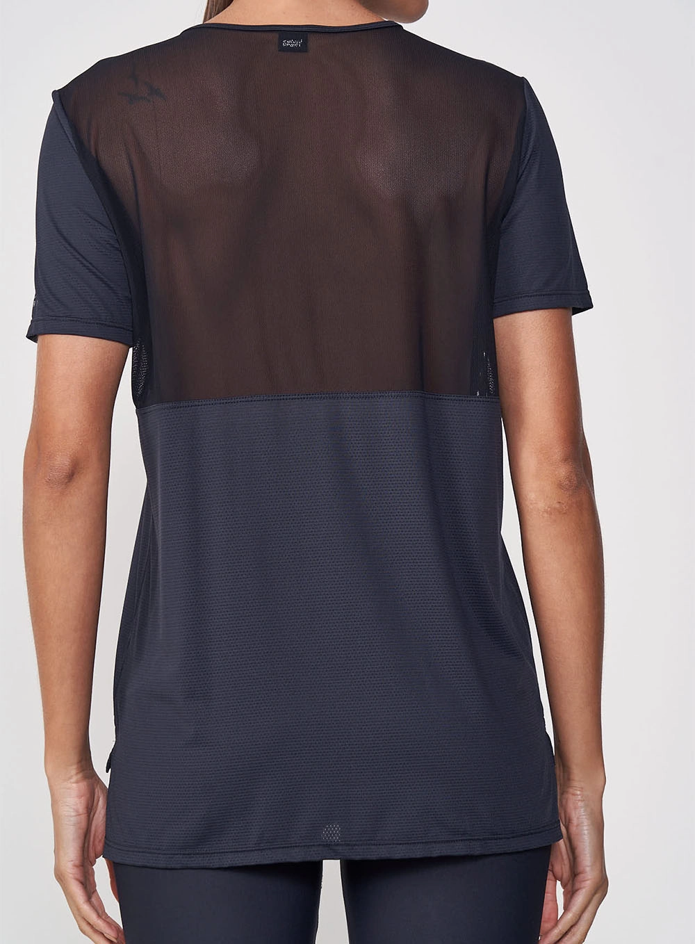 Camiseta Feminina Comfort Fit - Preto Preto