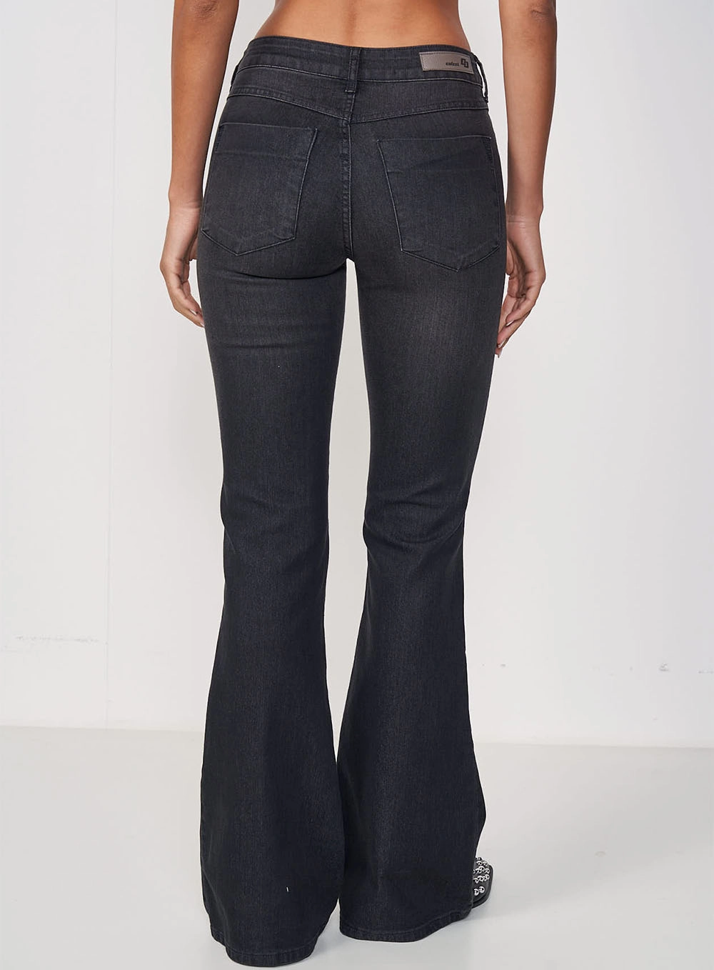Calça Feminina Jeans Flare - Bia Indigo Preto